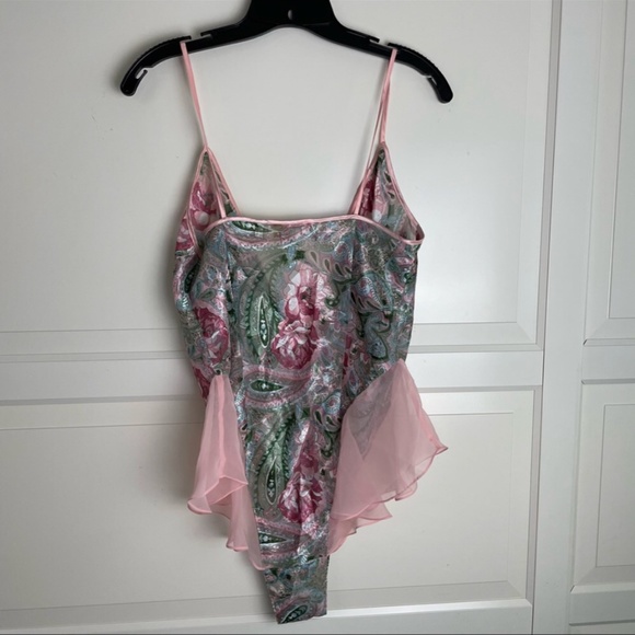 Vintage gold label Victoria Secret satin ruffle body suit teddy 8840 - Picture 2 of 6